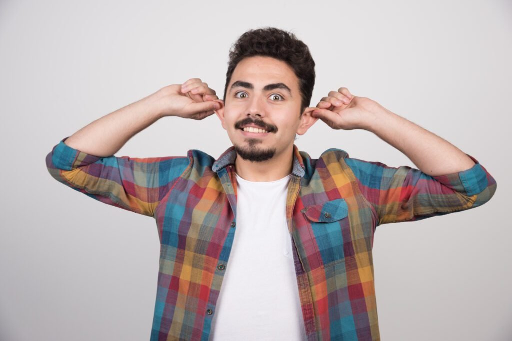 استعد للثقة بمظهرك مع تقنية آمنة ومتطورة لتصغير الأذن البارزة 1 تصغير الأذن البارزة: استعد للثقة بمظهرك مع تقنية آمنة ومتطورة